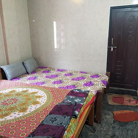 Sarvesh R Arundekar Home Stay Gokarna in Beach Side AC Room Exterior foto