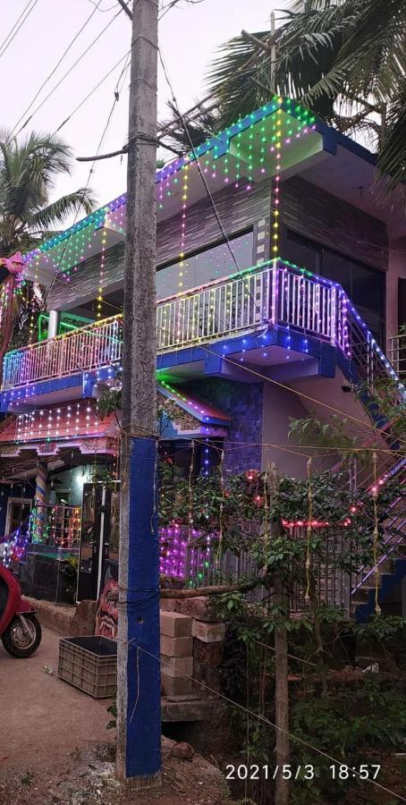 Sarvesh R Arundekar Home Stay Gokarna in Beach Side AC Room Exterior foto