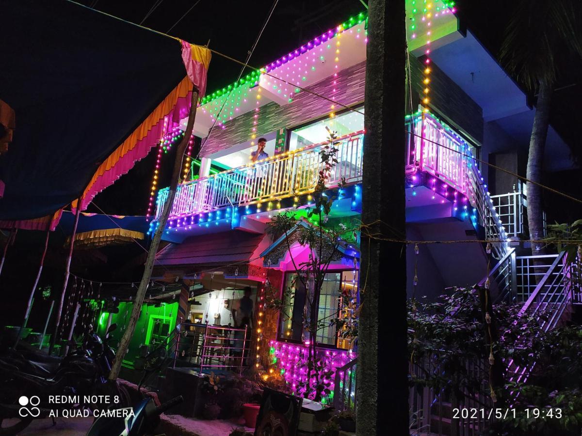 Sarvesh R Arundekar Home Stay Gokarna in Beach Side AC Room Exterior foto