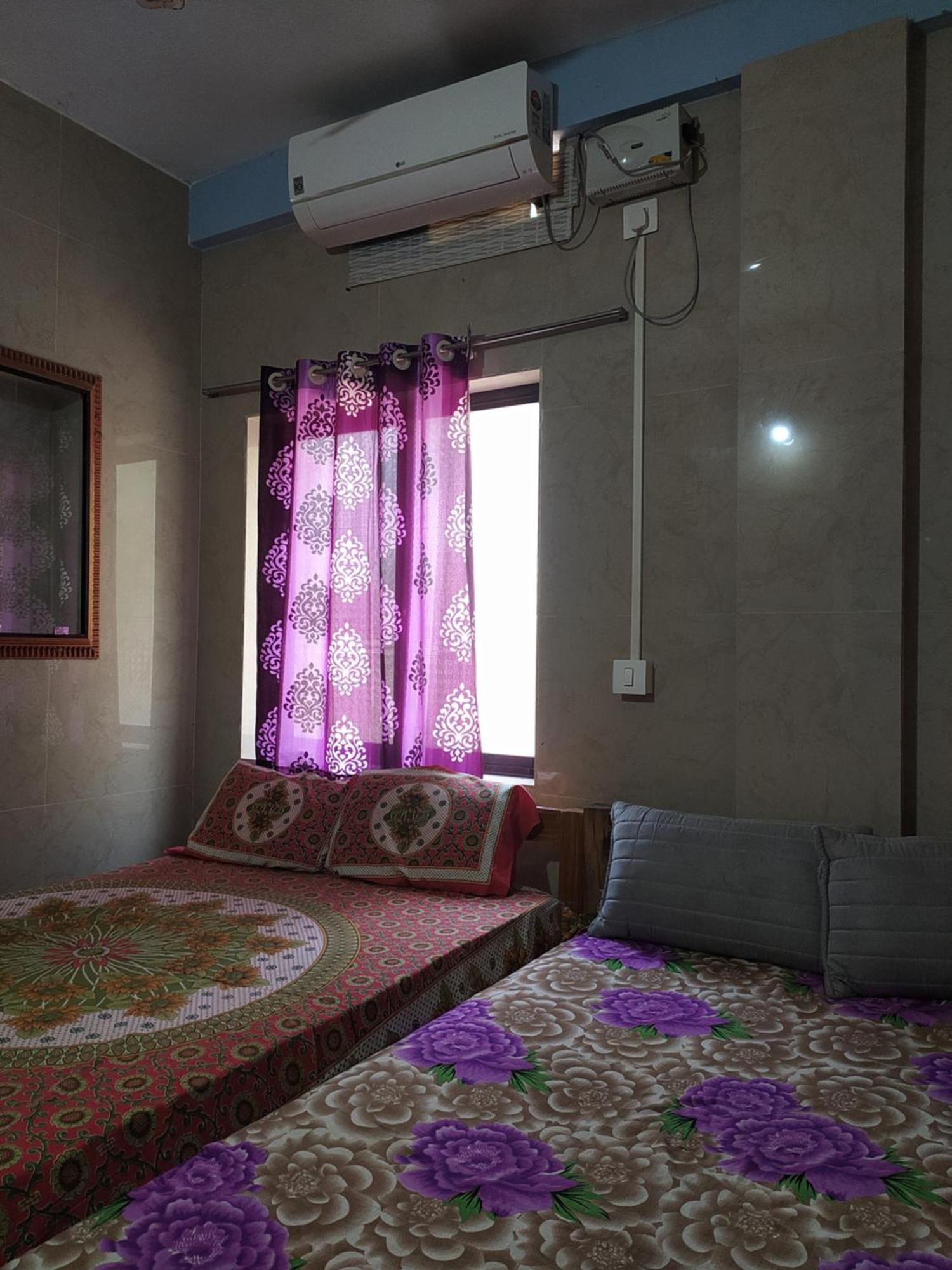 Sarvesh R Arundekar Home Stay Gokarna in Beach Side AC Room Exterior foto