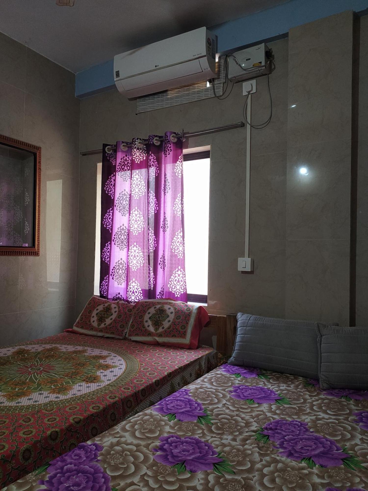 Sarvesh R Arundekar Home Stay Gokarna in Beach Side AC Room Exterior foto