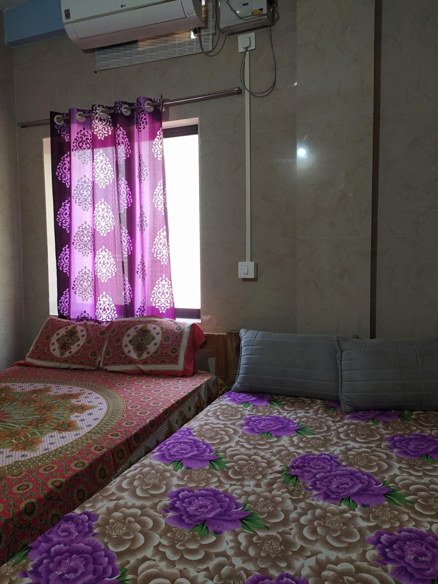 Sarvesh R Arundekar Home Stay Gokarna in Beach Side AC Room Exterior foto